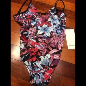 Lululemon shoreline one piece swimsuit size 8 NWT